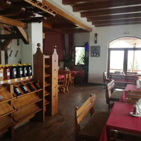 Шато Ветровитите Хълмове Szálloda *