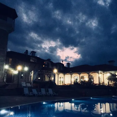 Шато Ветровитите Хълмове Szálloda